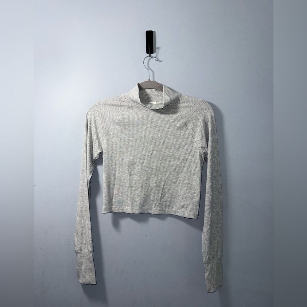 Aerie Women’s Gray Ribbed Long Sleeve turtleneck Top Size Small EUC like NEW.